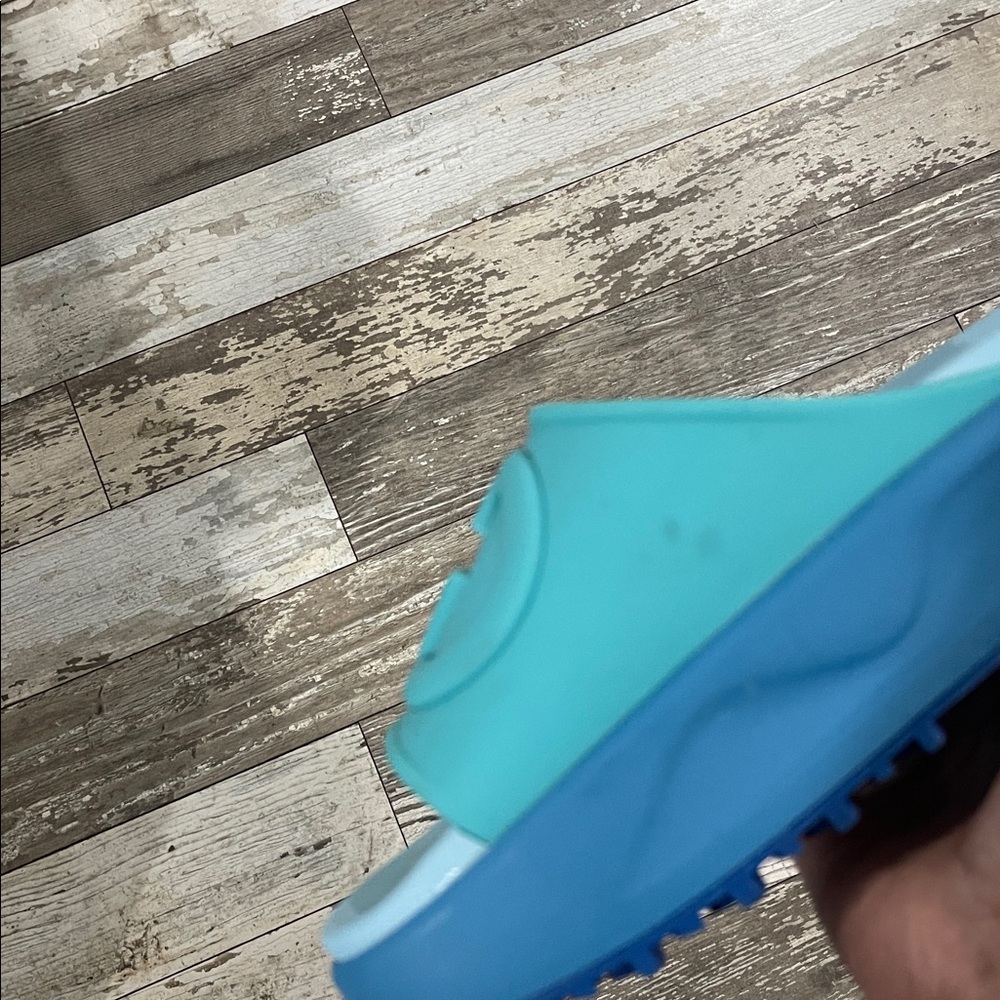 Blue slides - Picture 4 of 4